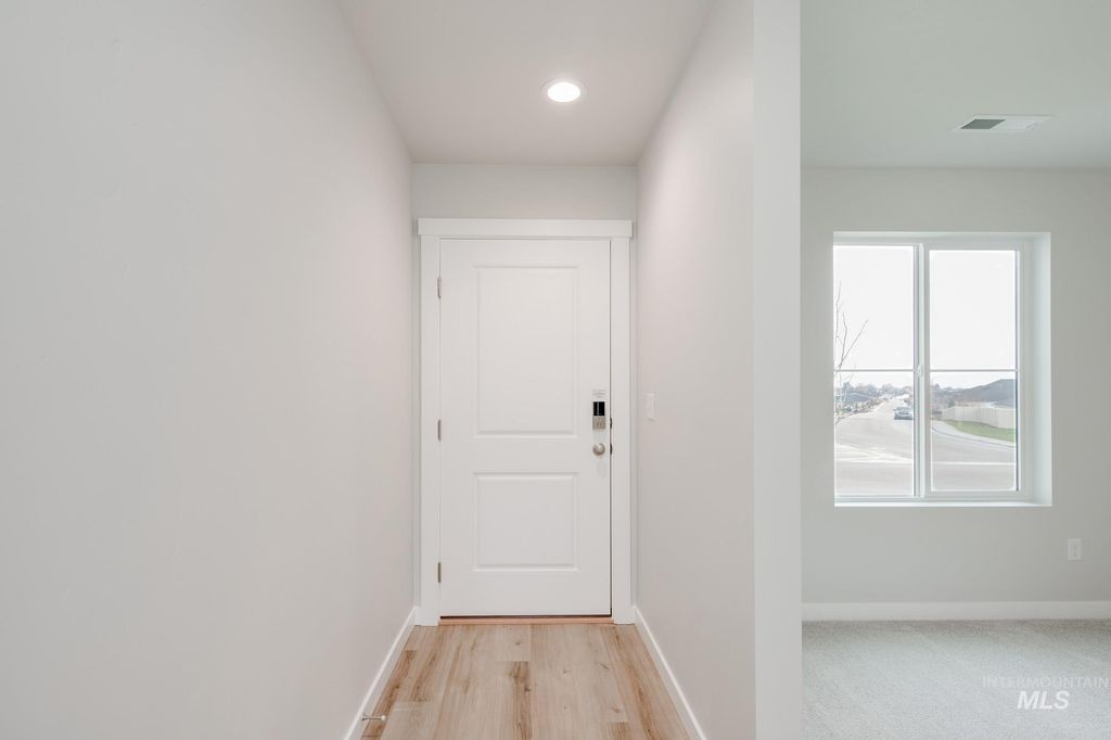 Photo of 1298 W Pack River Dr, Meridian, ID 83642 (MLS # 98981872)