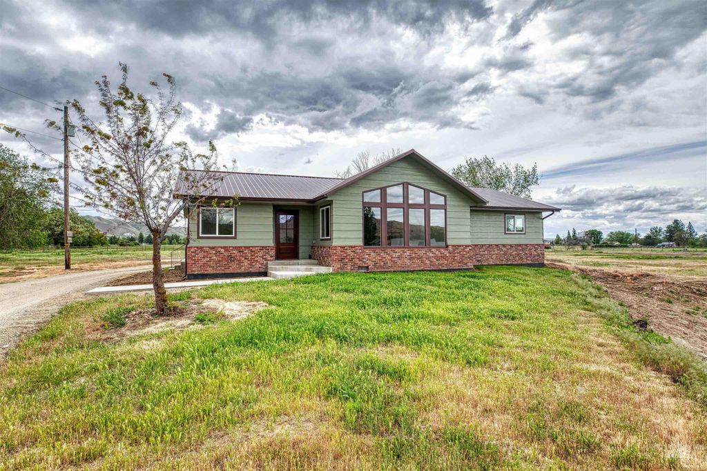 Photo of 3131 Fuller Rd, Emmett, ID 83617 (MLS # 98975478)