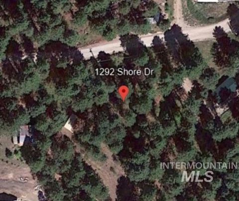 Photo of 1292 Shore Drive, Cascade, ID 83611 (MLS # 98908633)