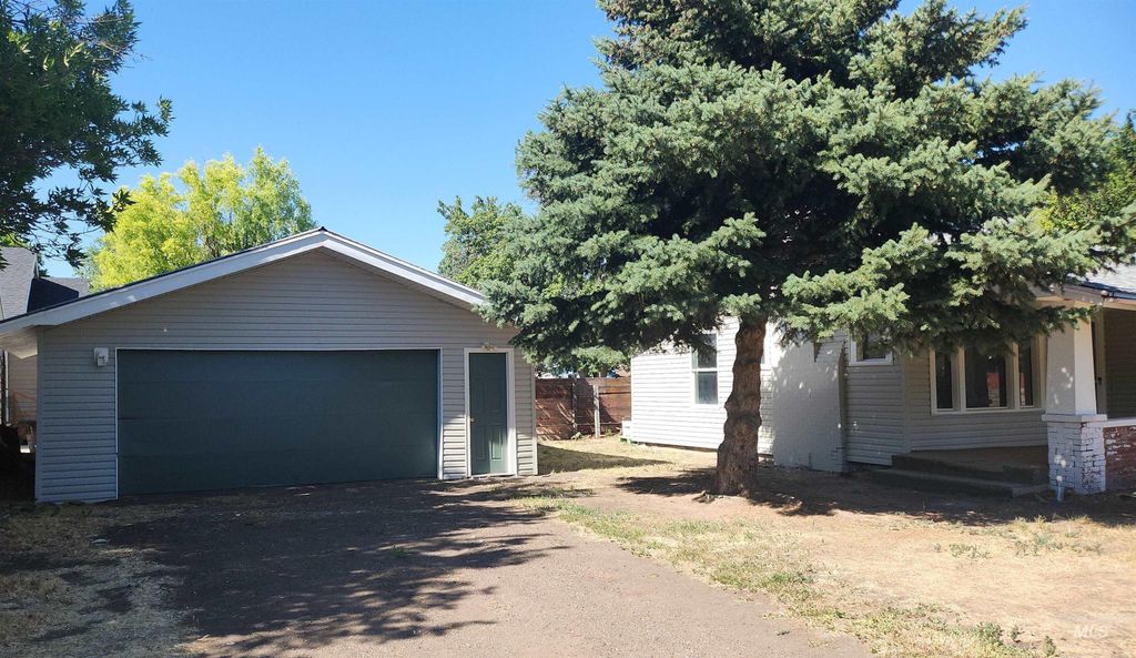 Photo of 1123 9th Ave. East Ave, Twin Falls, ID 83301 (MLS # 98964801)