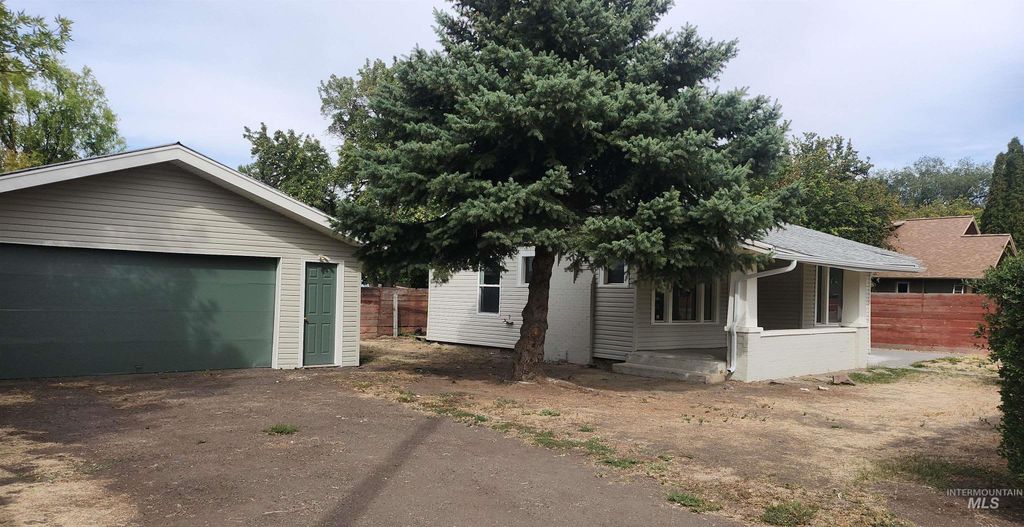 Photo of 1123 9th Ave. East Ave, Twin Falls, ID 83301 (MLS # 98964801)