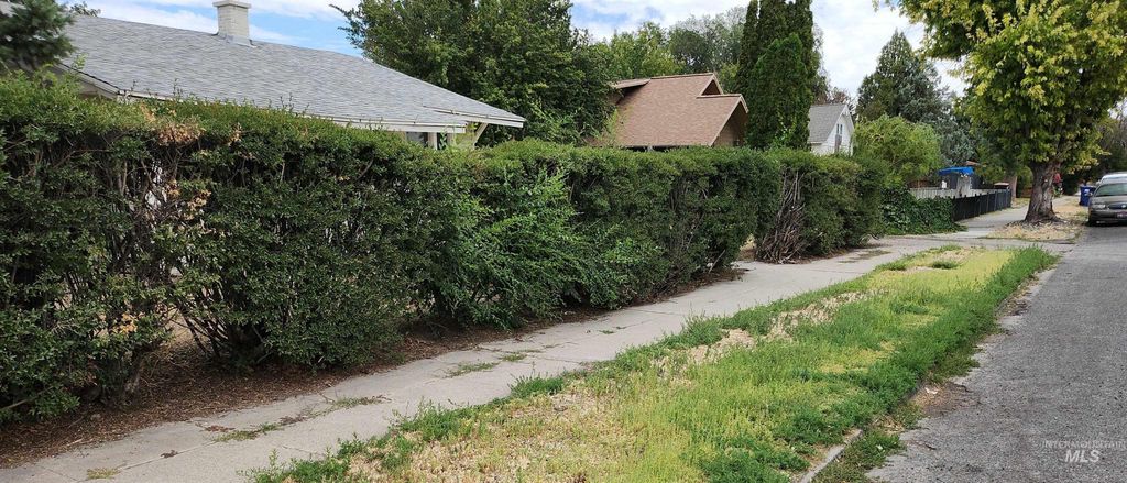 Photo of 1123 9th Ave. East Ave, Twin Falls, ID 83301 (MLS # 98964801)
