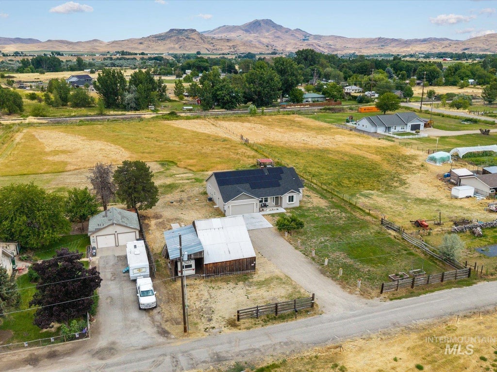 Photo of 1900 Thomas Ln, Emmett, ID 83617 (MLS # 98992380)