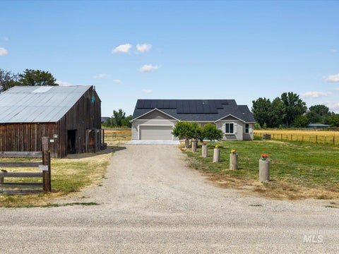 Photo of 1900 Thomas Ln, Emmett, ID 83617 (MLS # 98992380)