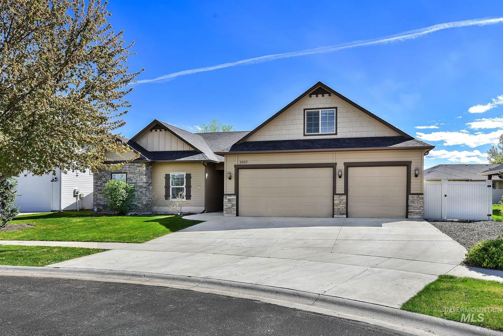 Photo of 2657 E Basalt Ct, Nampa, ID 83686 (MLS # 98983293)