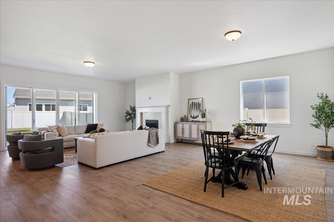 1073 W Paloma Ridge Dr
