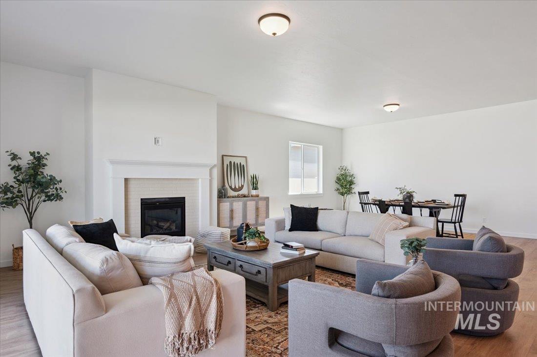 1073 W Paloma Ridge Dr