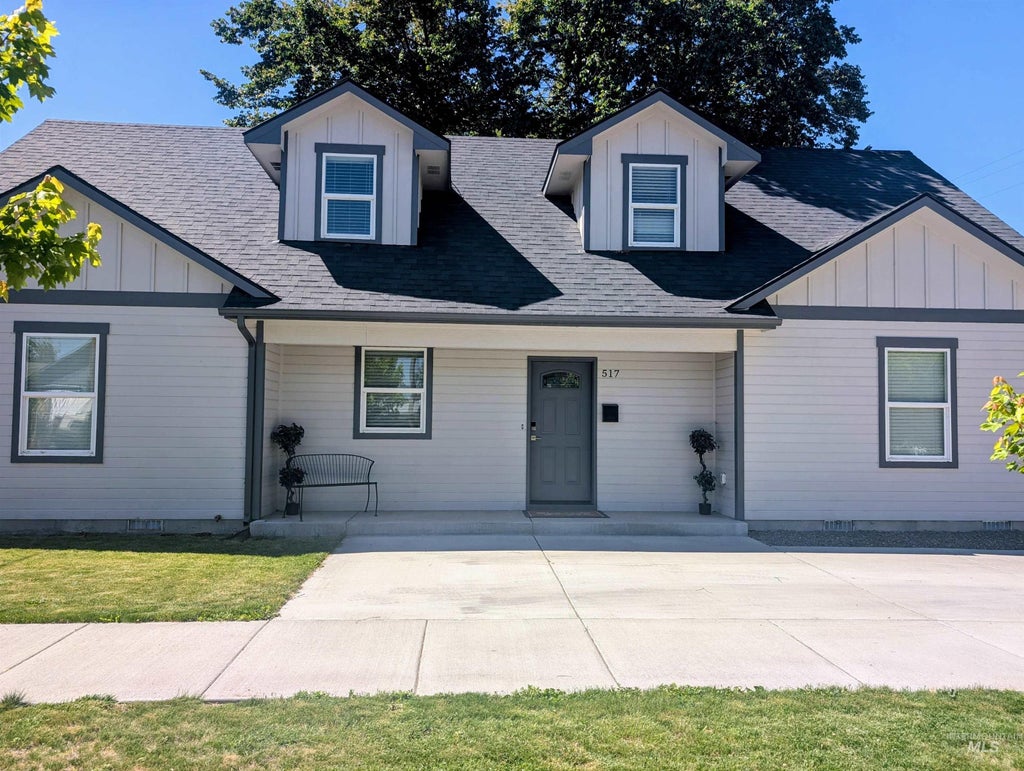Photo of 517 E Sherman Ave, Nampa, ID 83686 (MLS # 98991054)