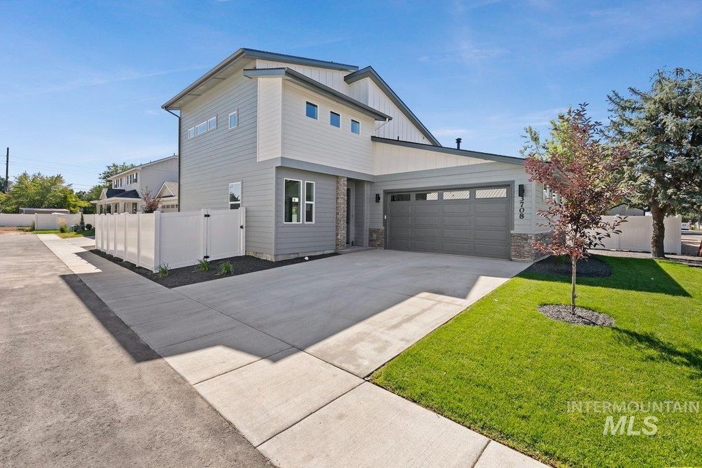 Photo of 3708 Jackie Lane, Boise, ID 83704 (MLS # 98973831)