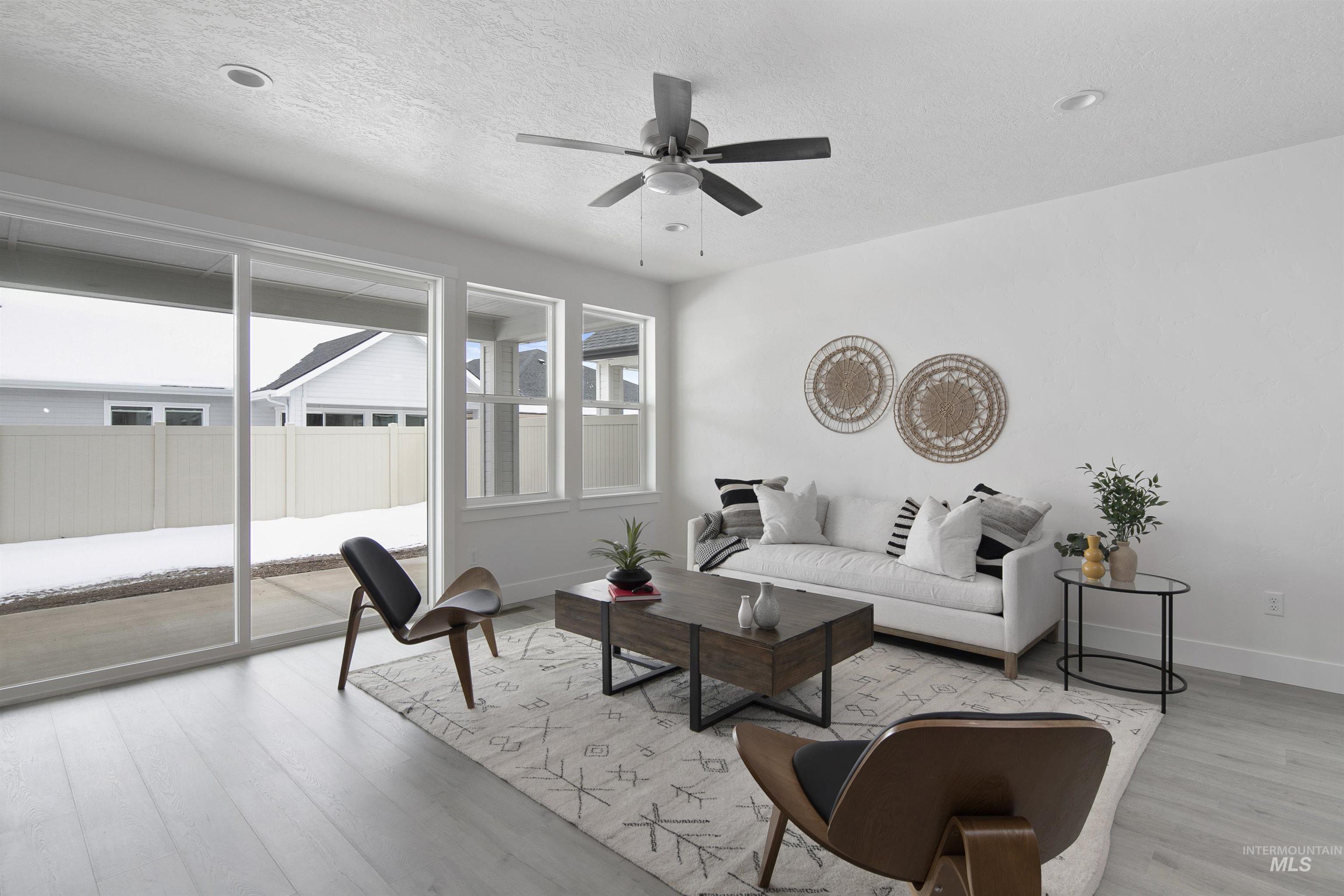 5801 N Artic Point Ave