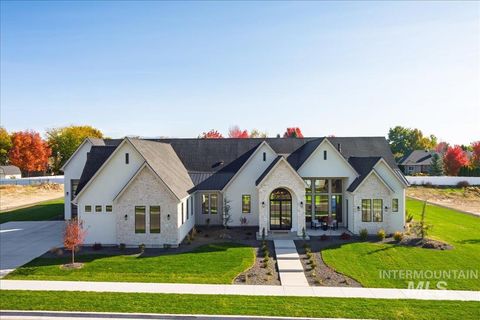 1054 N Delehaye Ave Eagle ID 83616