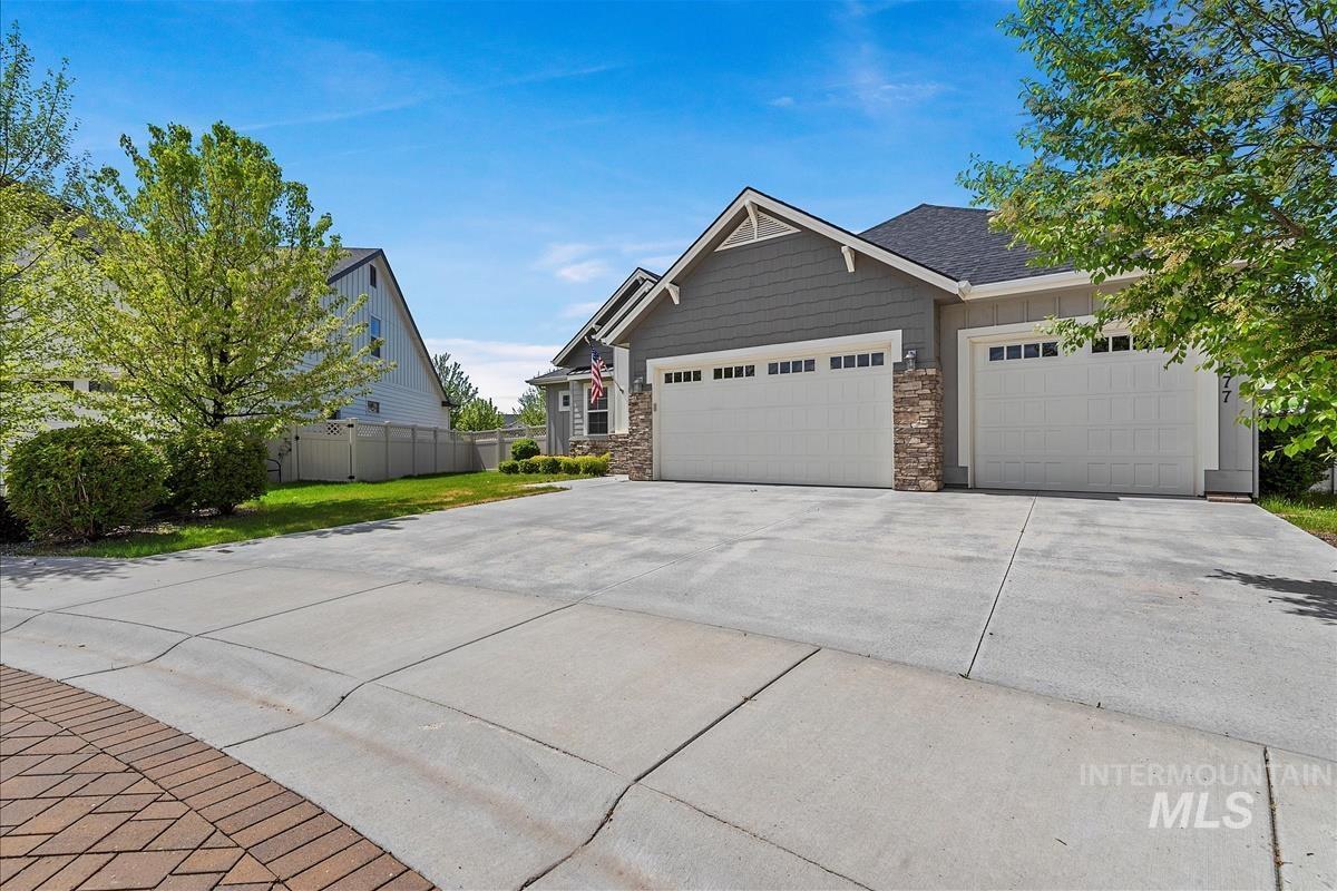 4577 N Comiso Place, Meridian, Idaho image 2