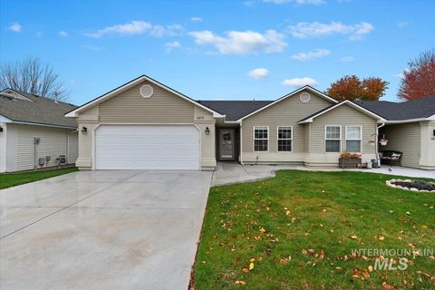 1875 N Buena Vista Ave Meridian ID 83646