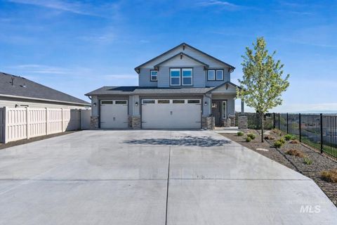 Photo of 10757 W Thimbleberry Ct, Star, ID 83669 (MLS # 98981590)