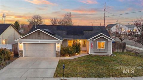 Photo of 100 Covered Wagon Ct, Wilder, ID 83676 (MLS # 98970041)