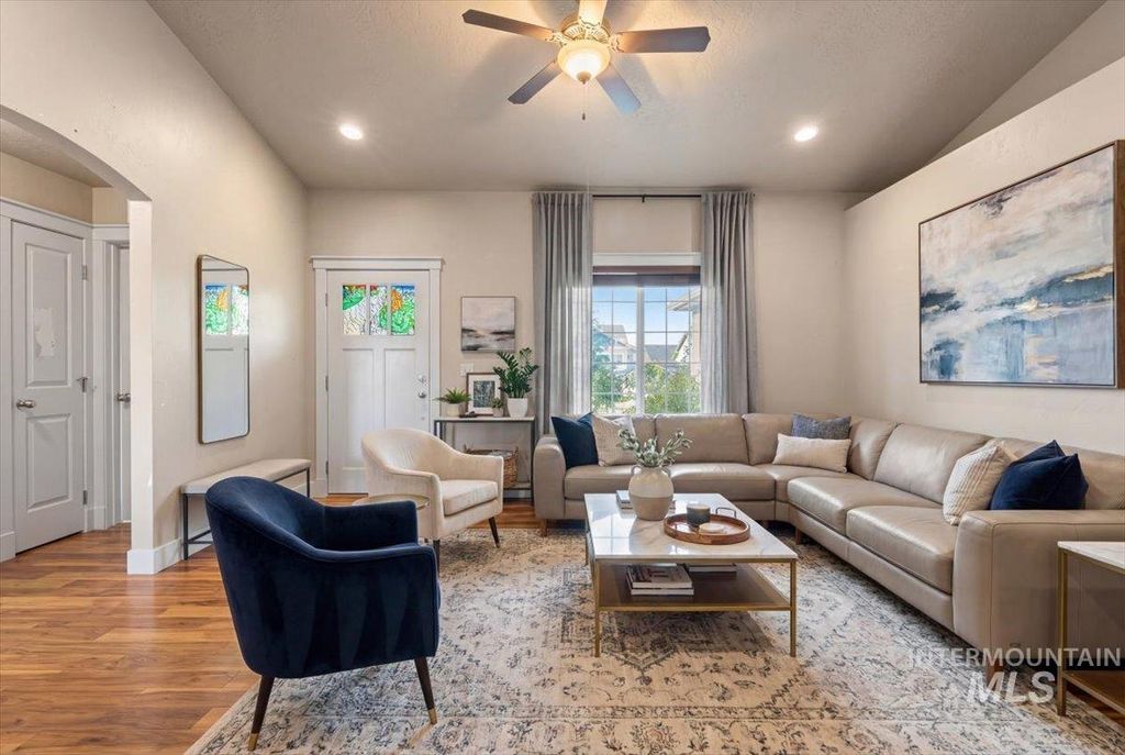 Photo of 100 Covered Wagon Ct, Wilder, ID 83676 (MLS # 98970041)