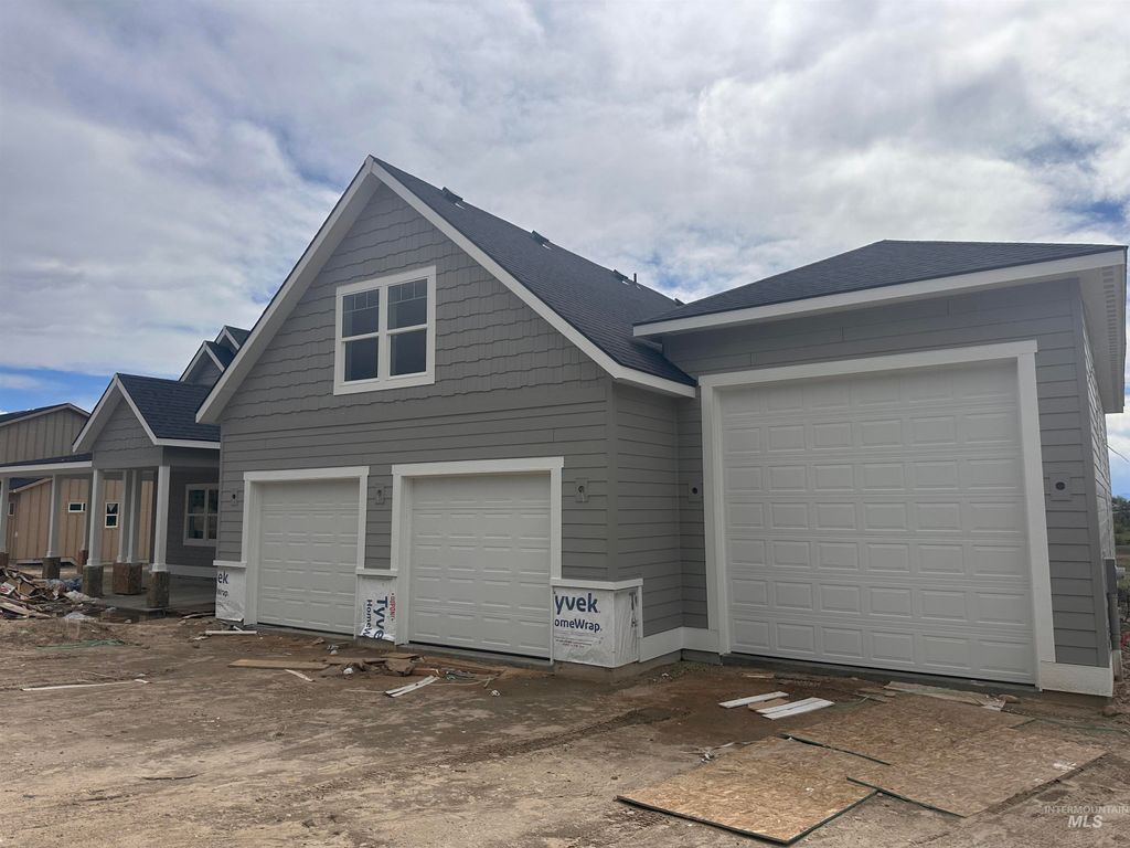 Photo of 27387 Iron Horse Dr, Caldwell, ID 83607 (MLS # 98982594)