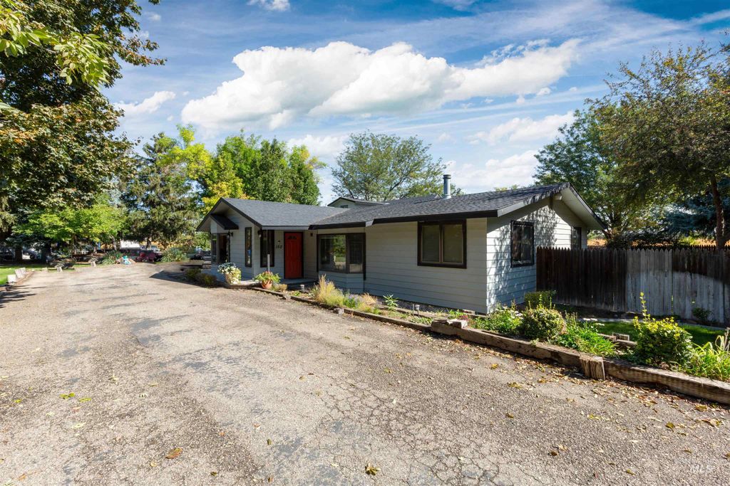 Photo of 150 E Hubbard Rd, Kuna, ID 83634 (MLS # 98977694)