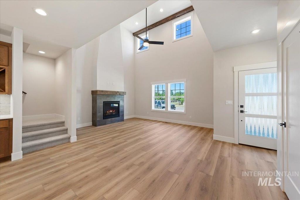 Photo of 150 N Edgewood Ln, Eagle, ID 83616 (MLS # 98986714)