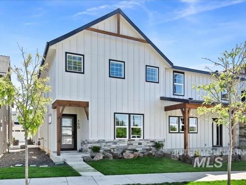 Photo of 150 N Edgewood Ln, Eagle, ID 83616 (MLS # 98986714)