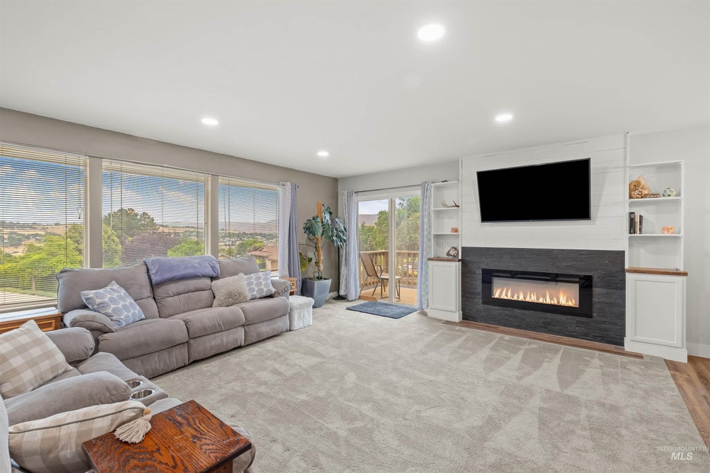 Photo of 3427 Syringa Dr, Lewiston, ID 83501 (MLS # 98992091)