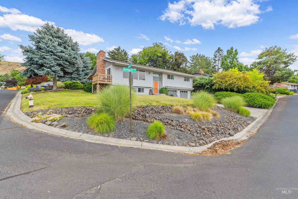 Photo of 3427 Syringa Dr, Lewiston, ID 83501 (MLS # 98992091)