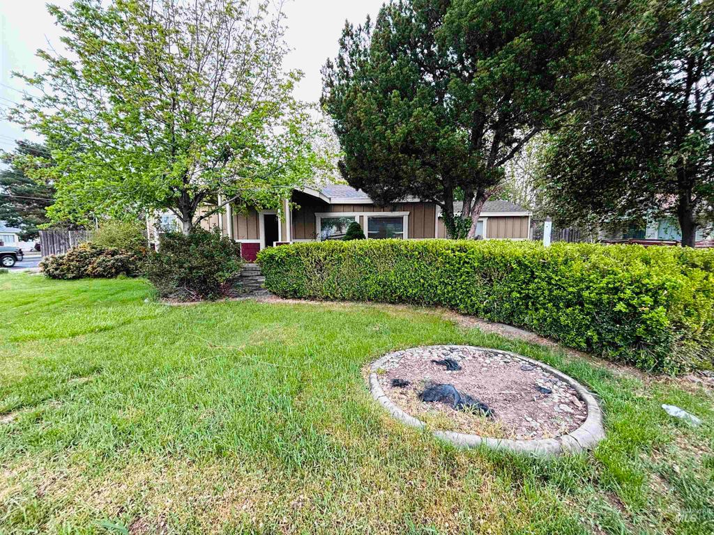 Photo of 898 Wendell St, Twin Falls, ID 83301 (MLS # 98983427)