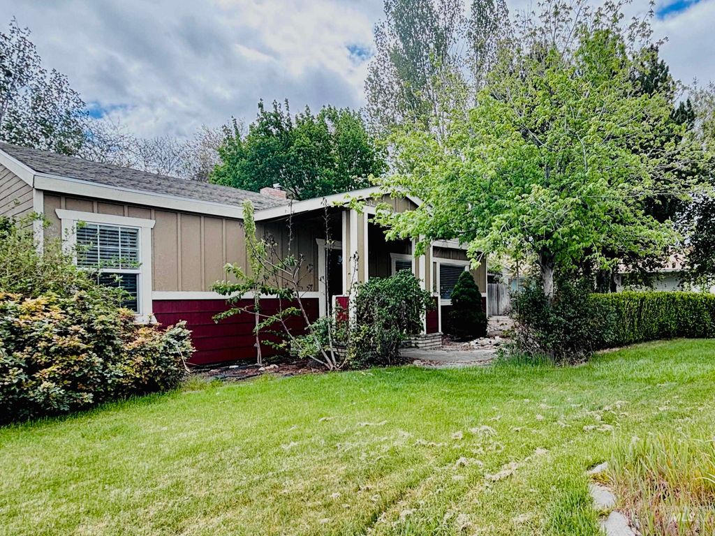 Photo of 898 Wendell St, Twin Falls, ID 83301 (MLS # 98983427)