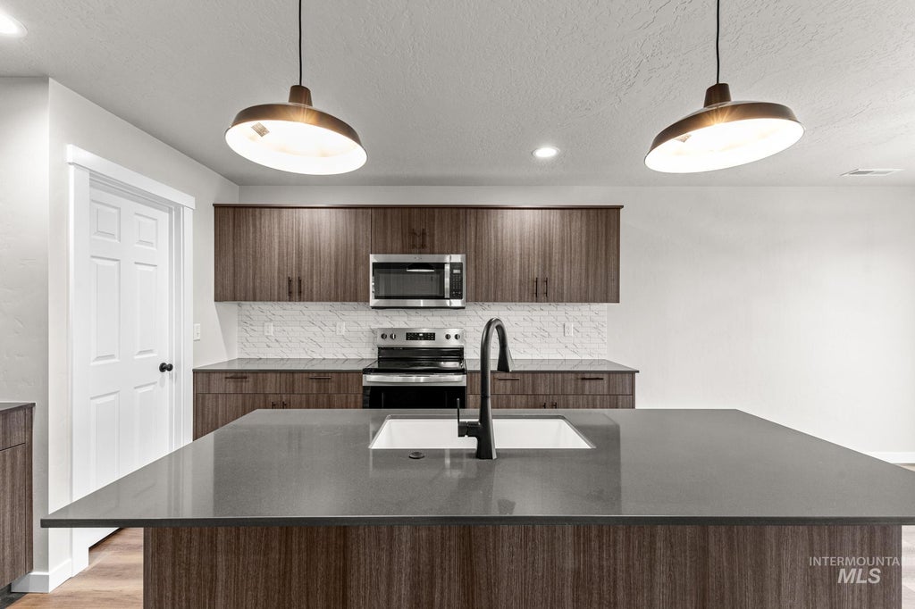Photo of 2317 W Red Jasper Dr, Kuna, ID 83634 (MLS # 99000974)