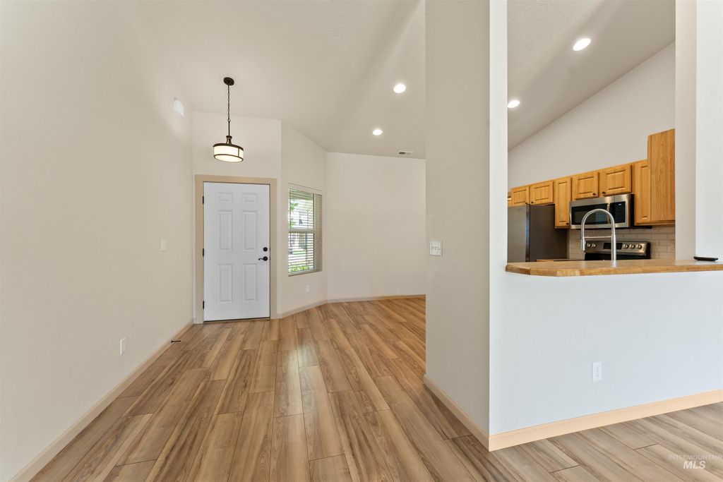Photo of 257 E Havasupai St, Meridian, ID 83646 (MLS # 98986584)