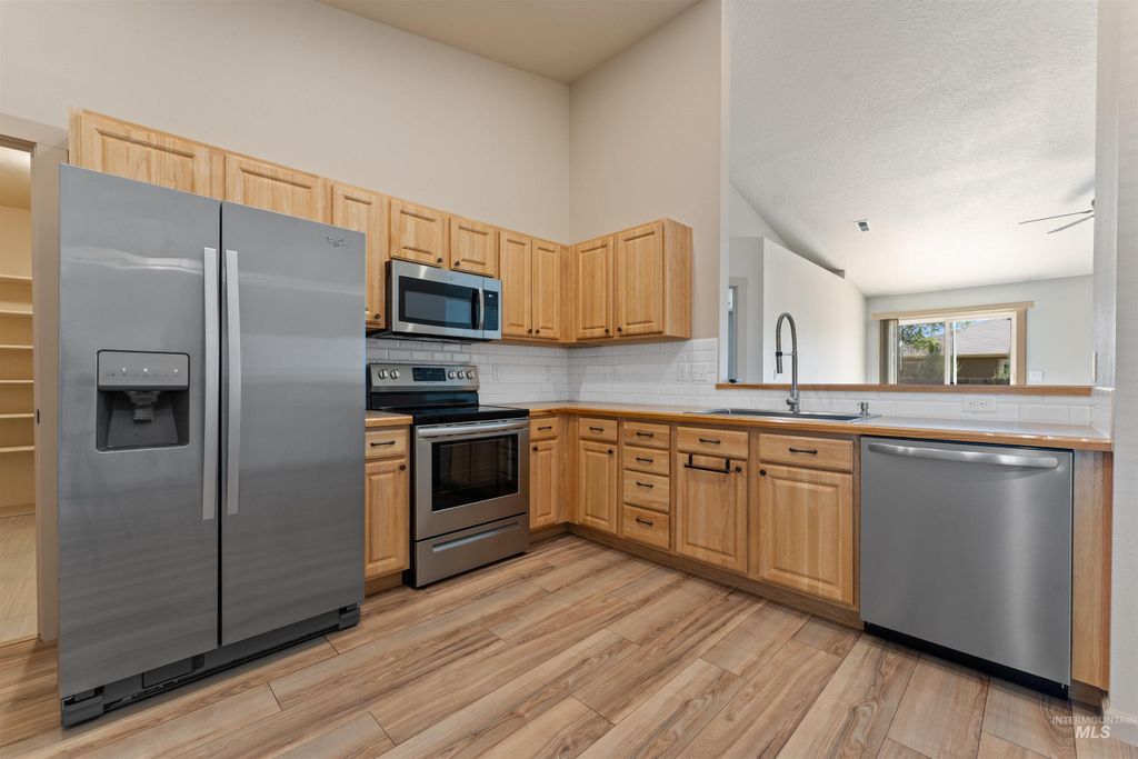 Photo of 257 E Havasupai St, Meridian, ID 83646 (MLS # 98986584)