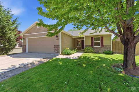 Photo of 257 E Havasupai St, Meridian, ID 83646 (MLS # 98986584)