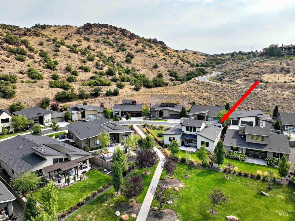 Photo of 1525 S Boulder View Ln, Boise, ID 83712 (MLS # 98967294)