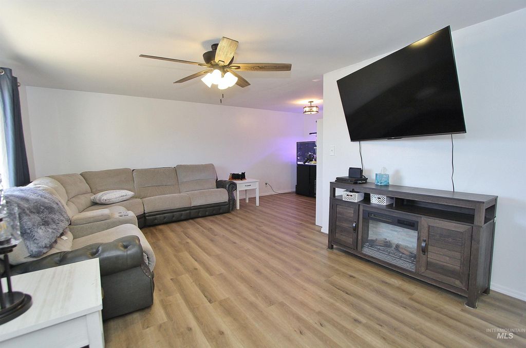 Photo of 1185 N 6th East St, Mountain Home, ID 83647 (MLS # 98984916)
