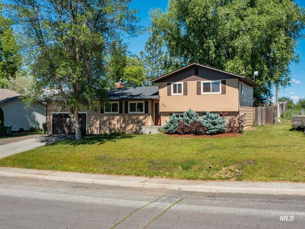 Photo of 618 Dawn Drive, Grangeville, ID 83530 (MLS # 98994874)