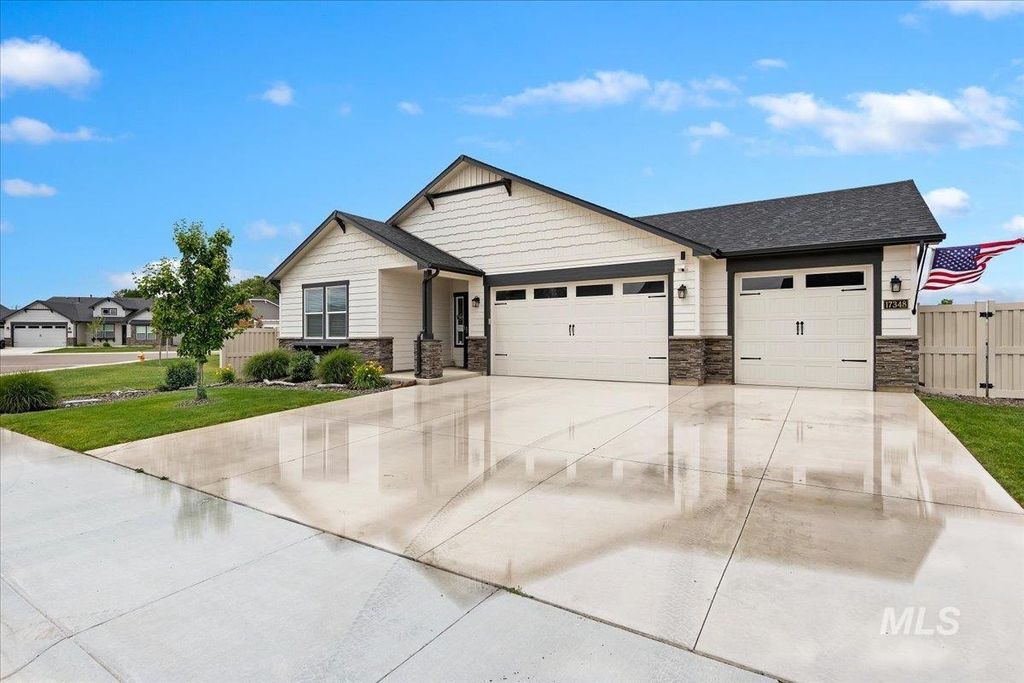 Photo of 17348 N Domingo Pl, Nampa, ID 83687 (MLS # 98990879)