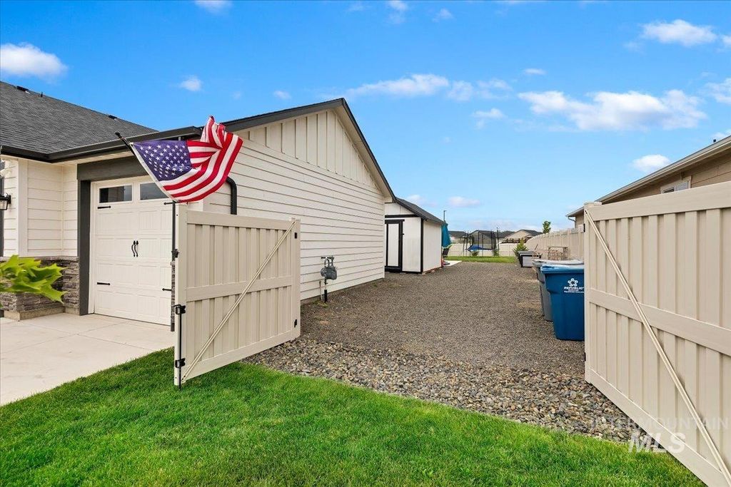 Photo of 17348 N Domingo Pl, Nampa, ID 83687 (MLS # 98990879)