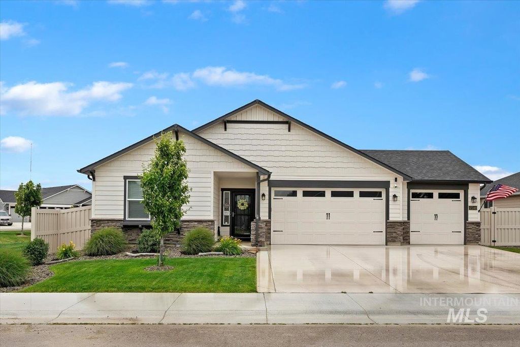 Photo of 17348 N Domingo Pl, Nampa, ID 83687 (MLS # 98990879)