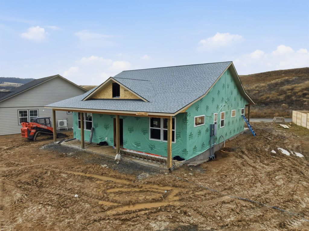 Photo of 1007 Edington Avenue, Moscow, ID 83843 (MLS # 98968072)