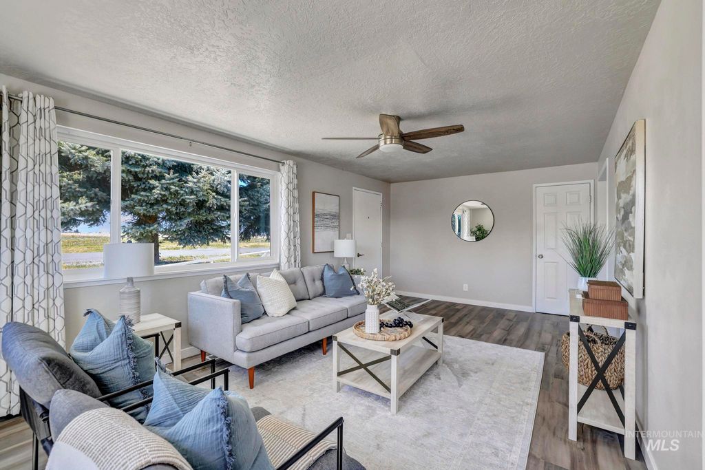Photo of 3728 N 2700 E, Twin Falls, ID 83301 (MLS # 98985284)