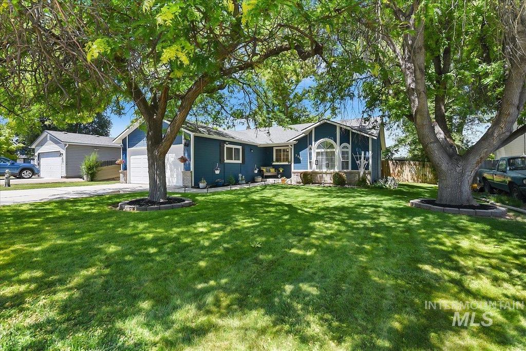 Photo of 2900 Myrtlewood Way, Nampa, ID 83686 (MLS # 98990607)