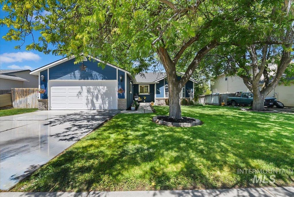Photo of 2900 Myrtlewood Way, Nampa, ID 83686 (MLS # 98990607)