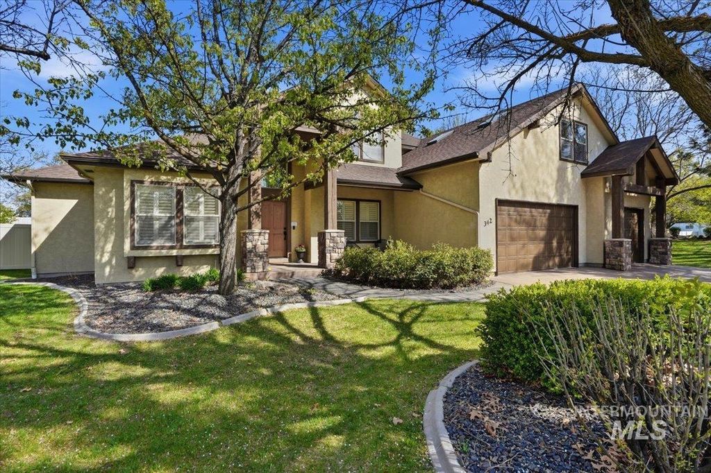 Photo of 342 N Clearpoint Way, Eagle, ID 83616 (MLS # 98981759)