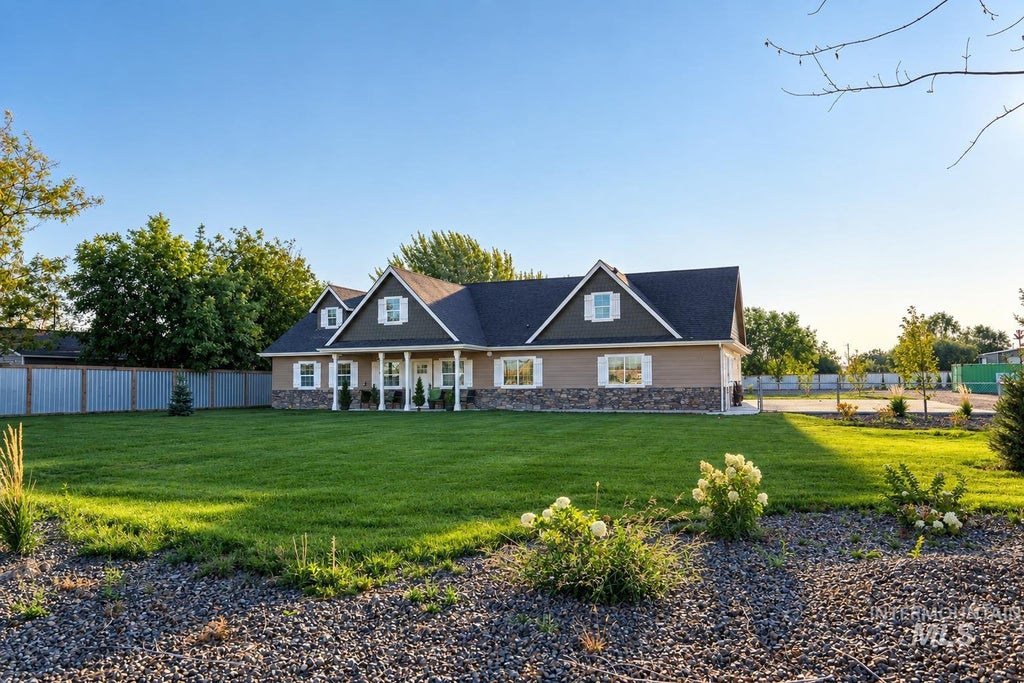 Photo of 5937 5th Ave, Nampa, ID 83686 (MLS # 99000917)