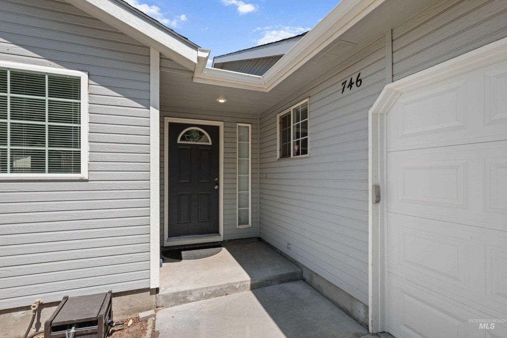Photo of 746 S Coral Pl, Boise, ID 83705 (MLS # 98995942)
