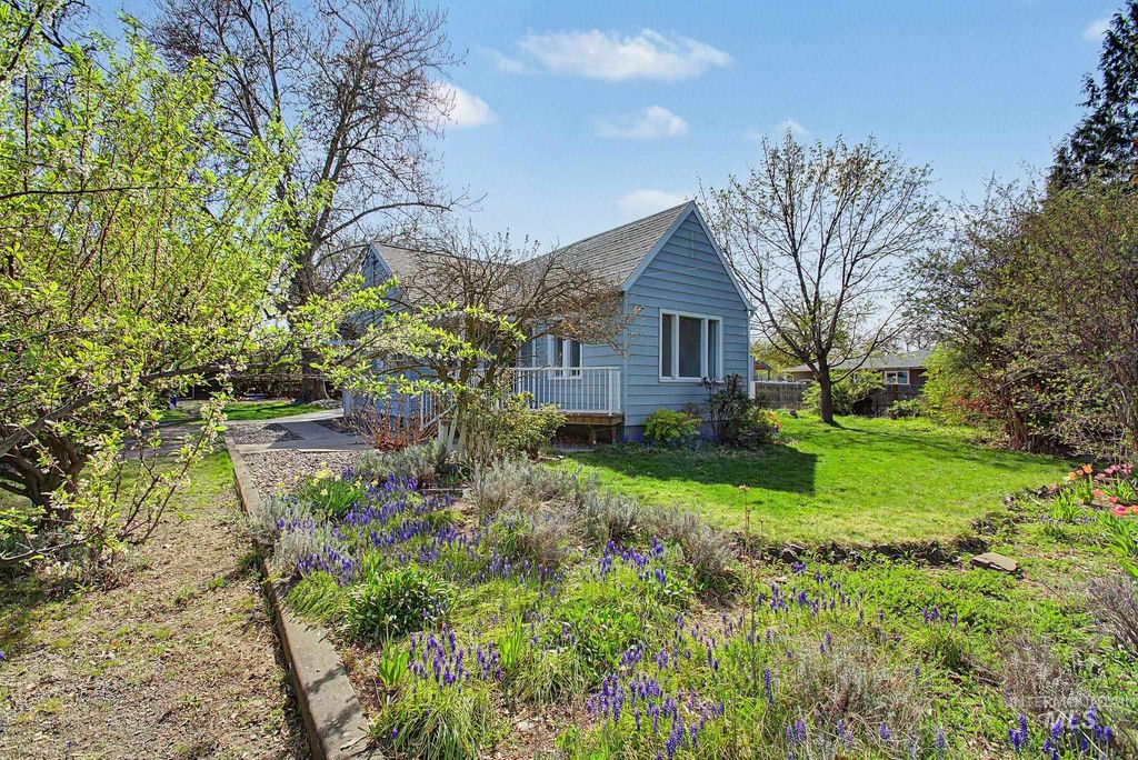 Photo of 840 Bryden Ave, Lewiston, ID 83501 (MLS # 98982386)