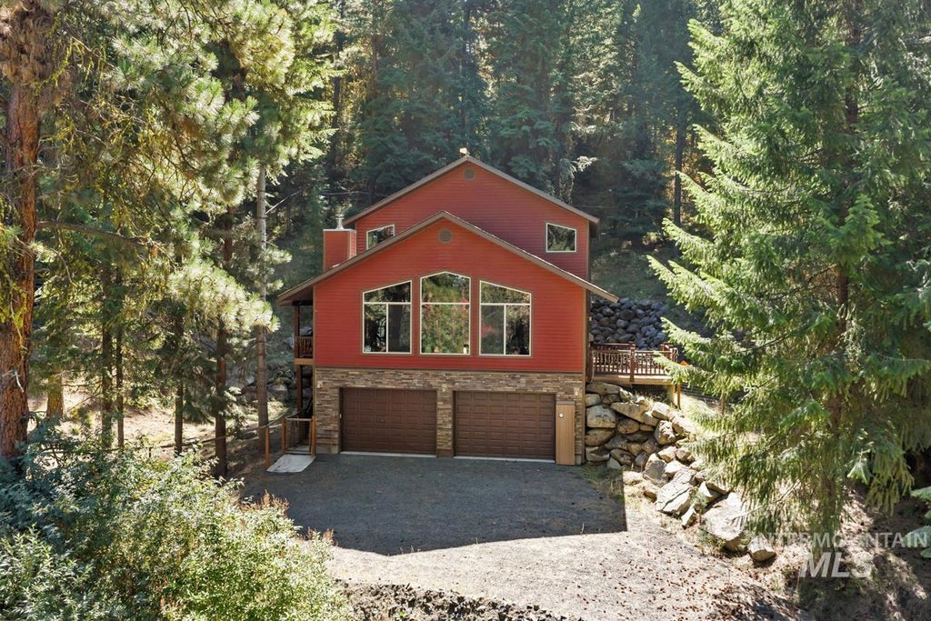 Photo of 23 Landale Lane, Cascade, ID 83611 (MLS # 98999506)