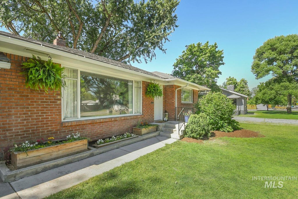 Photo of 2379 W Palouse St, Boise, ID 83705 (MLS # 98990691)
