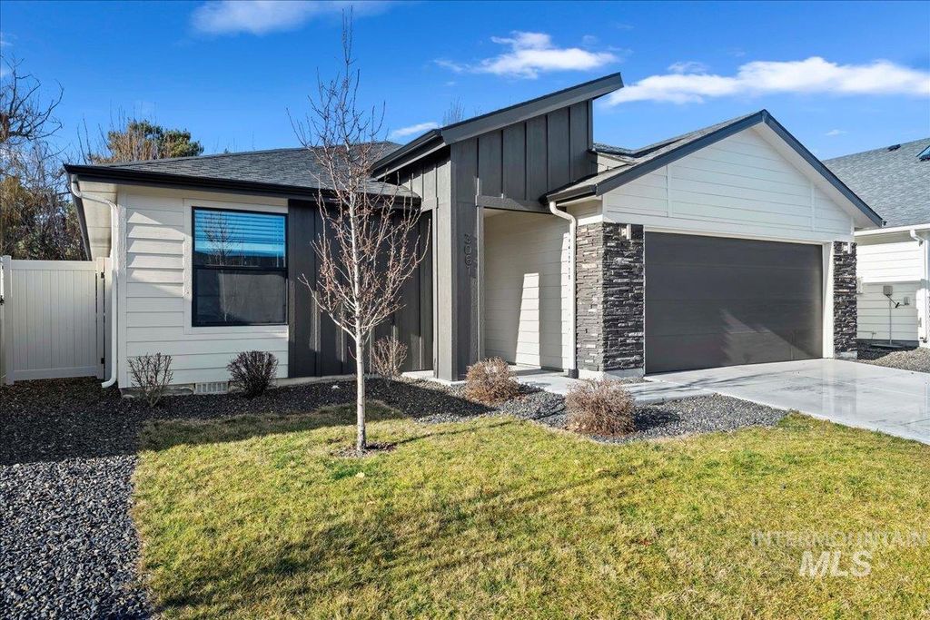 Photo of 3061 S Green Forrest Way, Boise, ID 83709 (MLS # 98973454)
