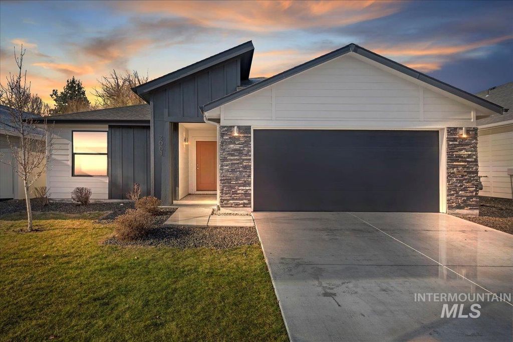 Photo of 3061 S Green Forrest Way, Boise, ID 83709 (MLS # 98973454)